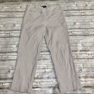 Jasmine & Juliana size 6 women’s Ankle pants